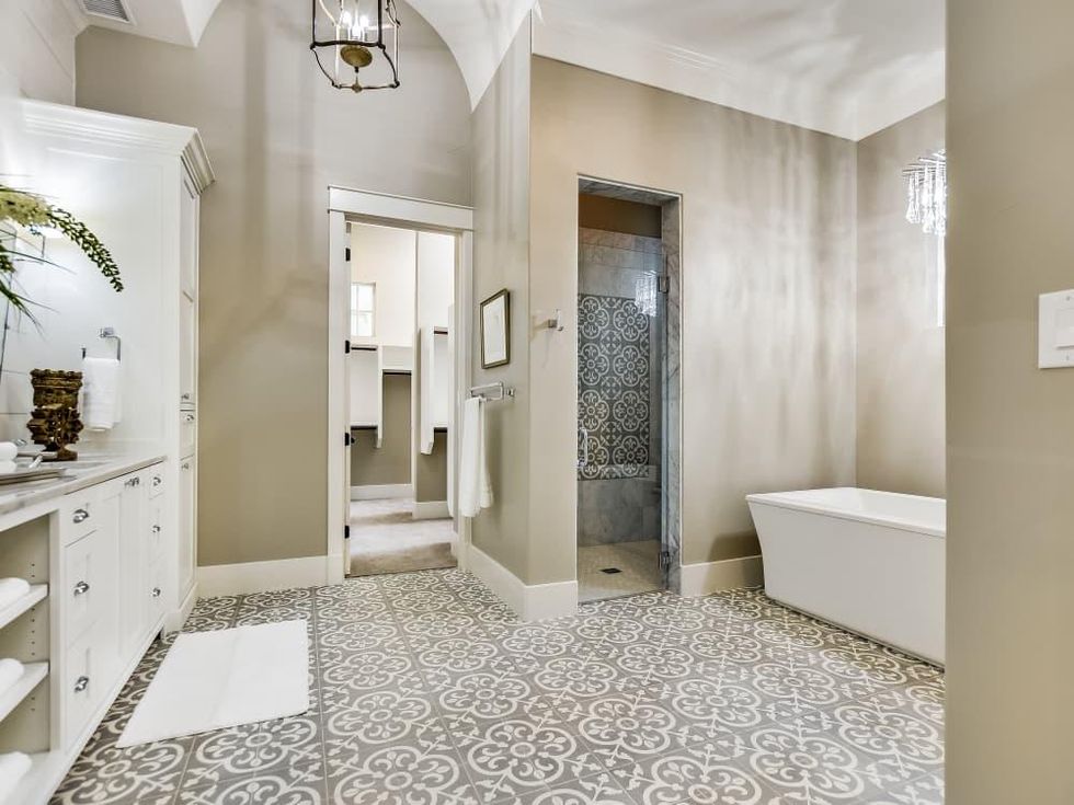 1016 Garraty, San Antonio, house, for sale bathroom