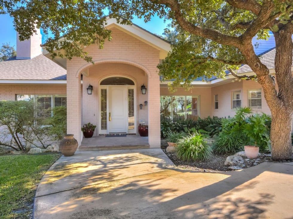107 Limestone Oak San Antonio house for sale