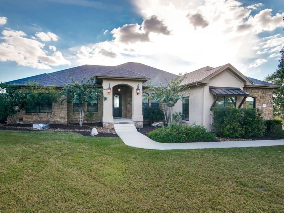 1111 Bottle Ct New Braunfels