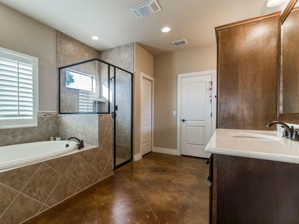 1111 Bottle Ct New Braunfels