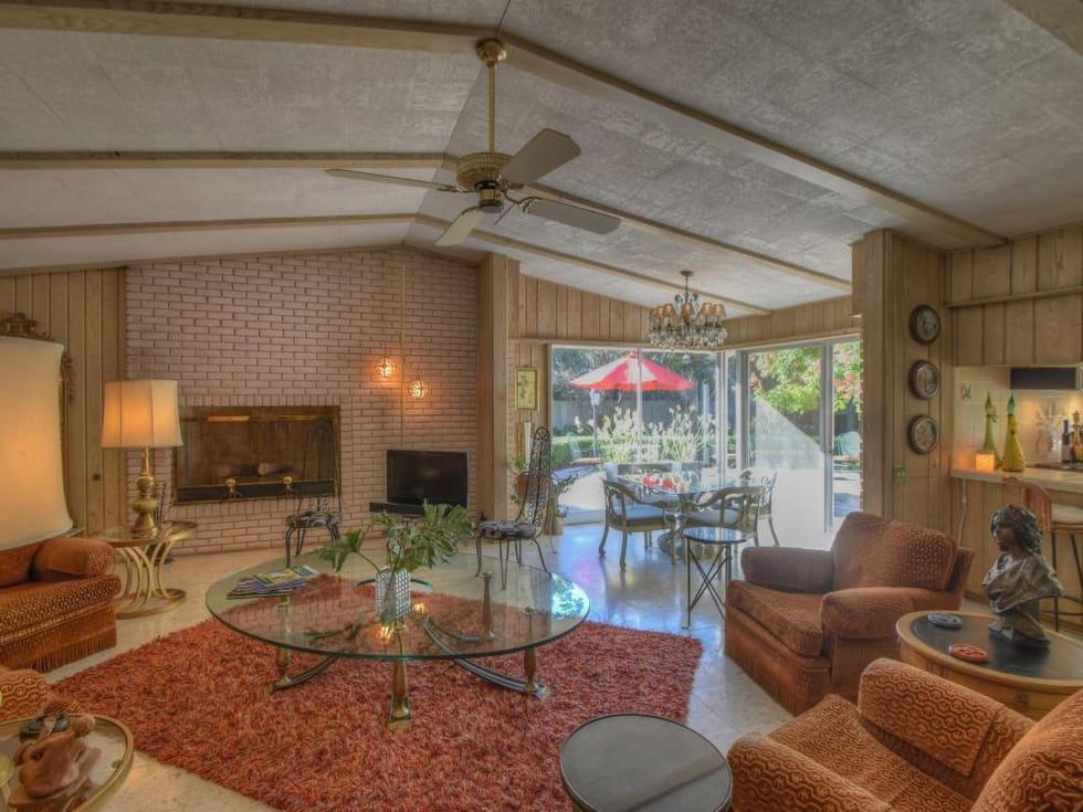 128 Lou-Jon Circle San Antonio house for sale family room