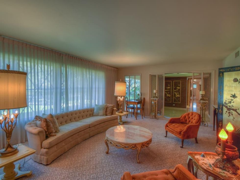 128 Lou-Jon Circle San Antonio house for sale living room