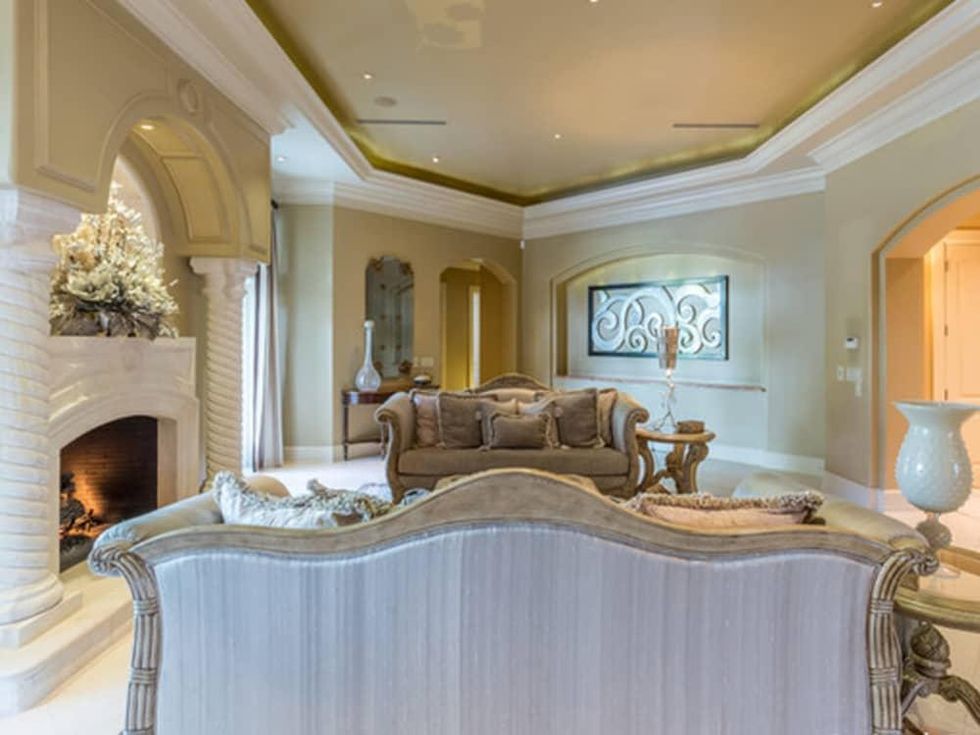 12ChampionsLivingRoom