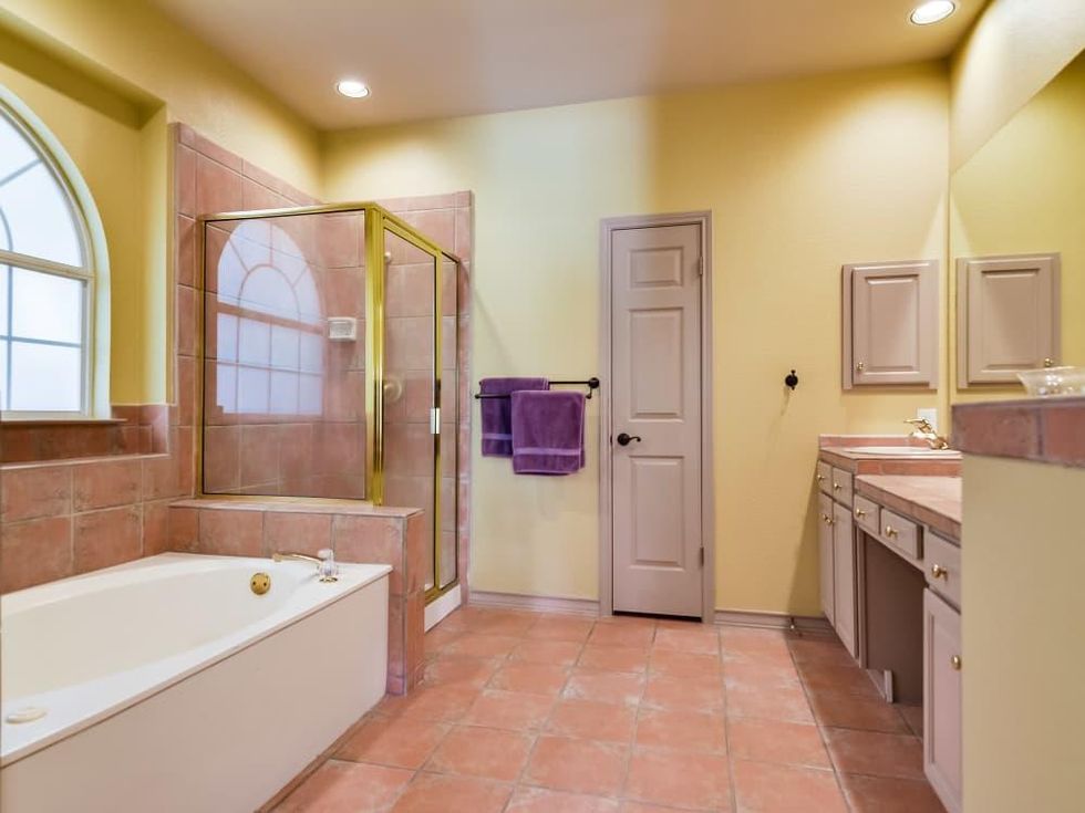 14 Greens Whisper San Antonio house for sale bathroom