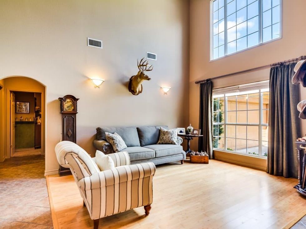 14 Greens Whisper San Antonio house for sale living room