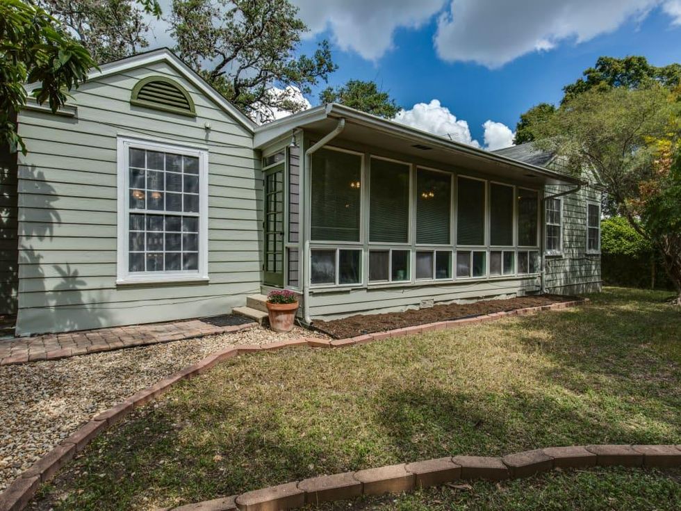 16 Ledge Ln San Antonio house for sale backyard