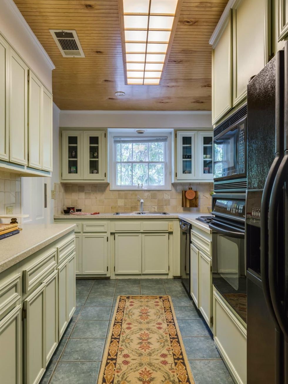 16 Ledge Ln San Antonio house for sale kitchen