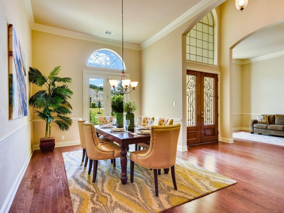 18027 Resort View San Antonio house for sale dining room