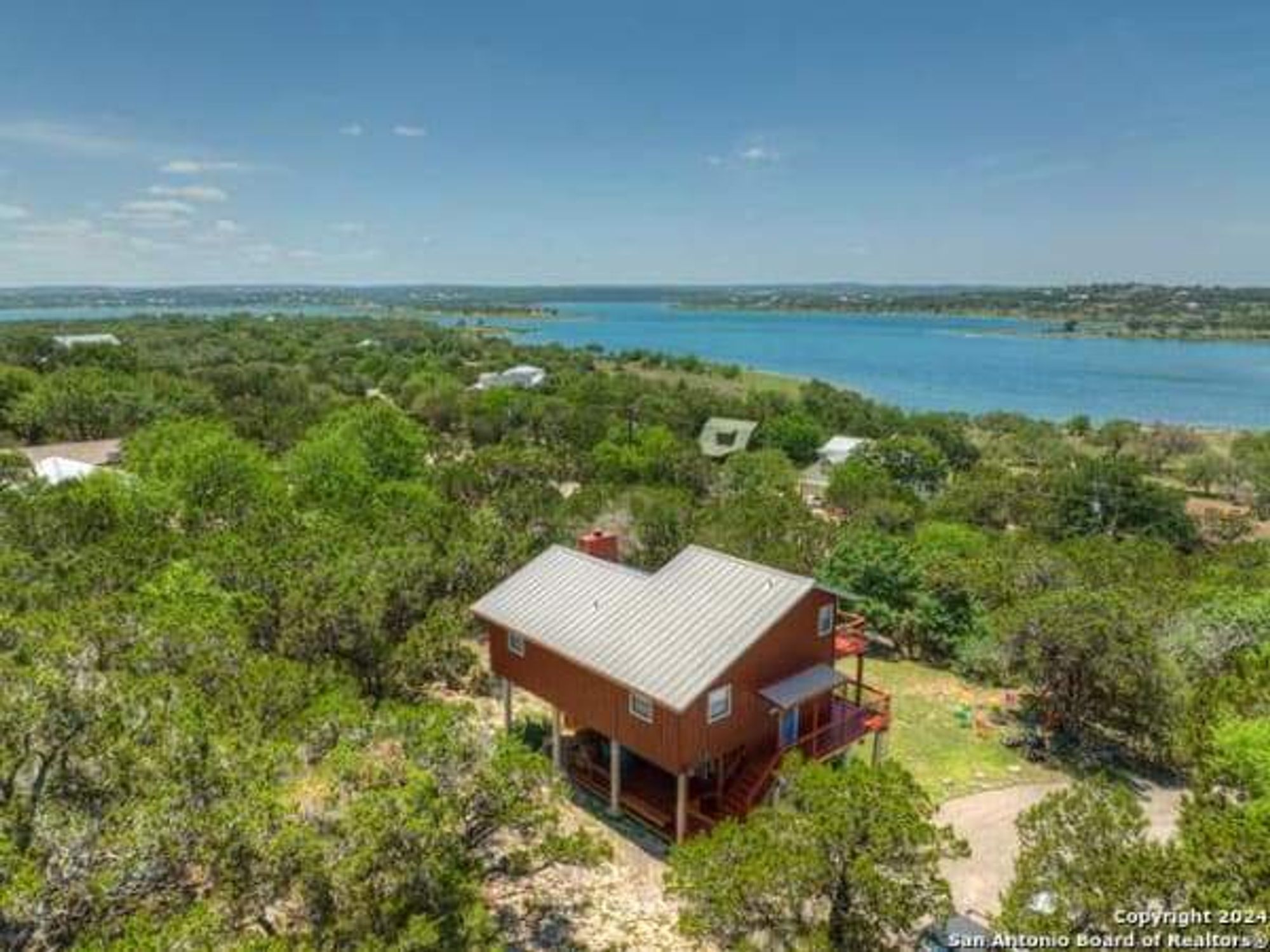 1897 LAKESHORE DR Canyon Lake