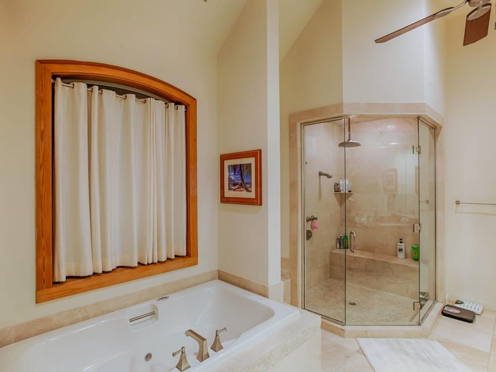 22334 Angostura San Antonio house for sale bathroom