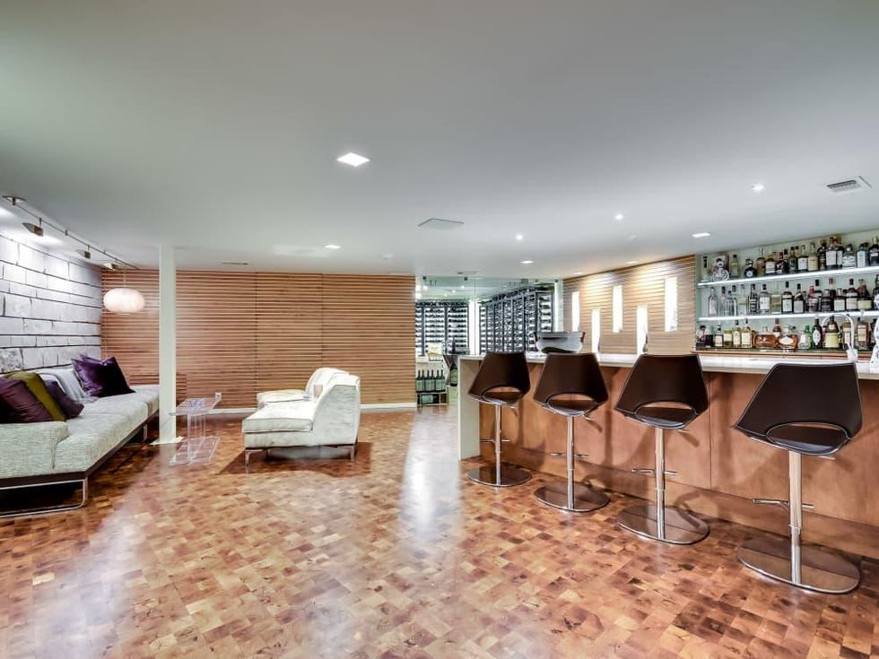 23 Oak Hill San Antonio house for sale bar