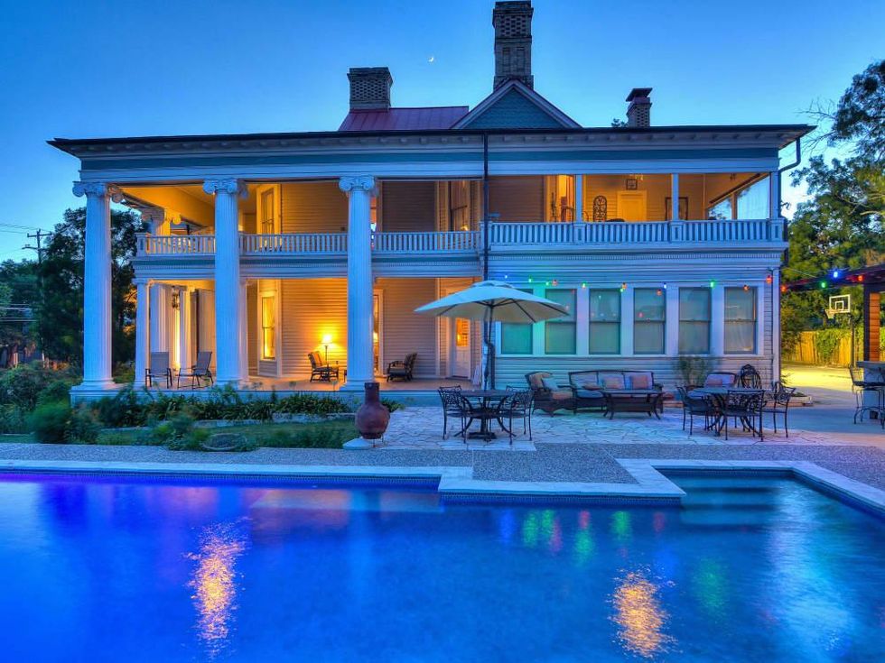 415 French Pl San Antonio house for sale backyard