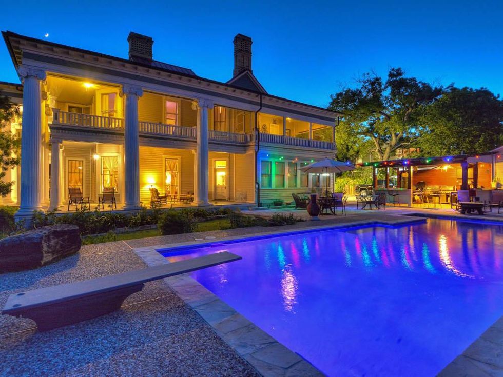 415 French Pl San Antonio house for sale backyard