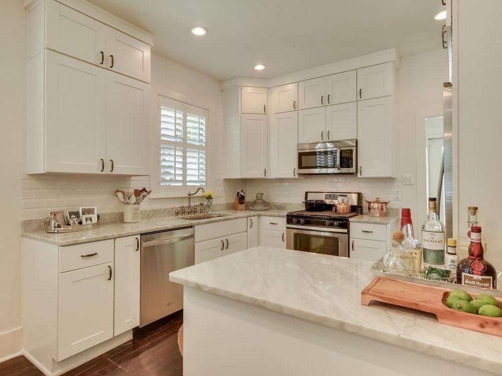 423 Queen Anne San Antonio house for sale kitchen