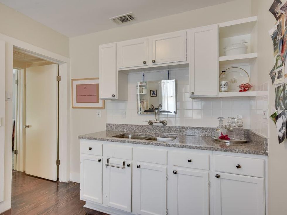 423 Queen Anne San Antonio house for sale kitchen