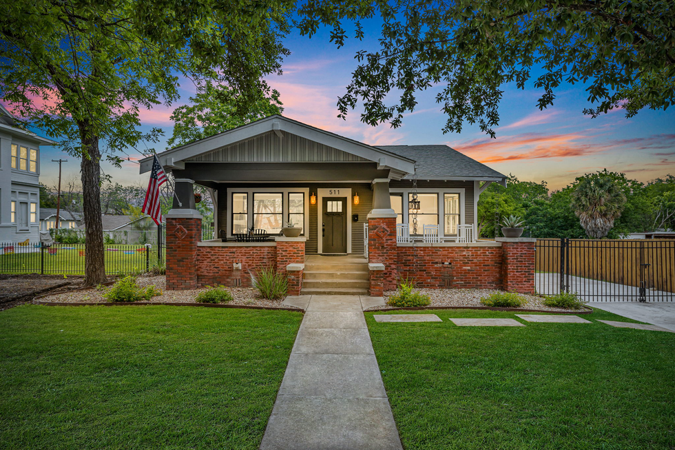 511 E. Dewey Place San Antonio house