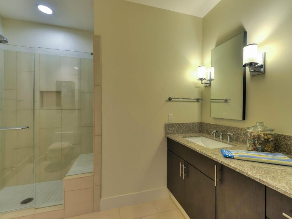 610 E Market Unit 2716 Alteza San Antonio condo for sale bathroom