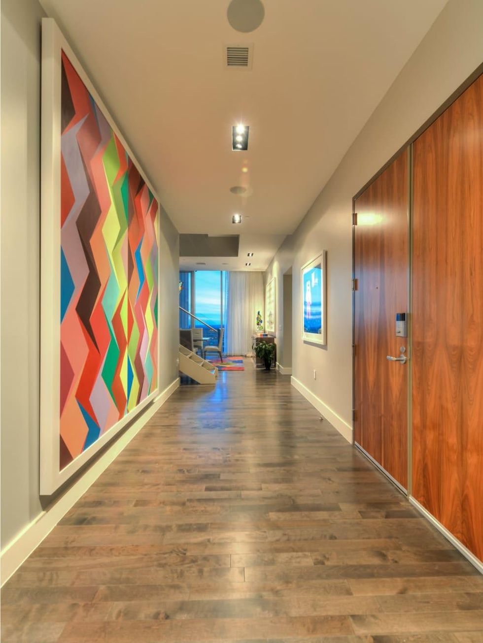 610 Market St San Antonio condo for sale hallway