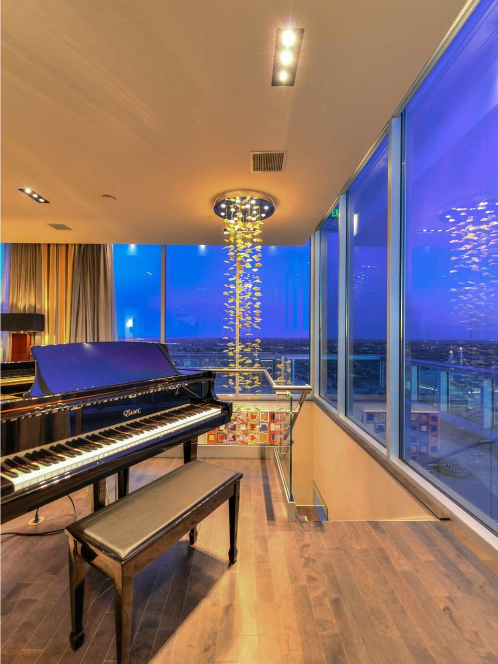 610 Market St San Antonio condo for sale living room