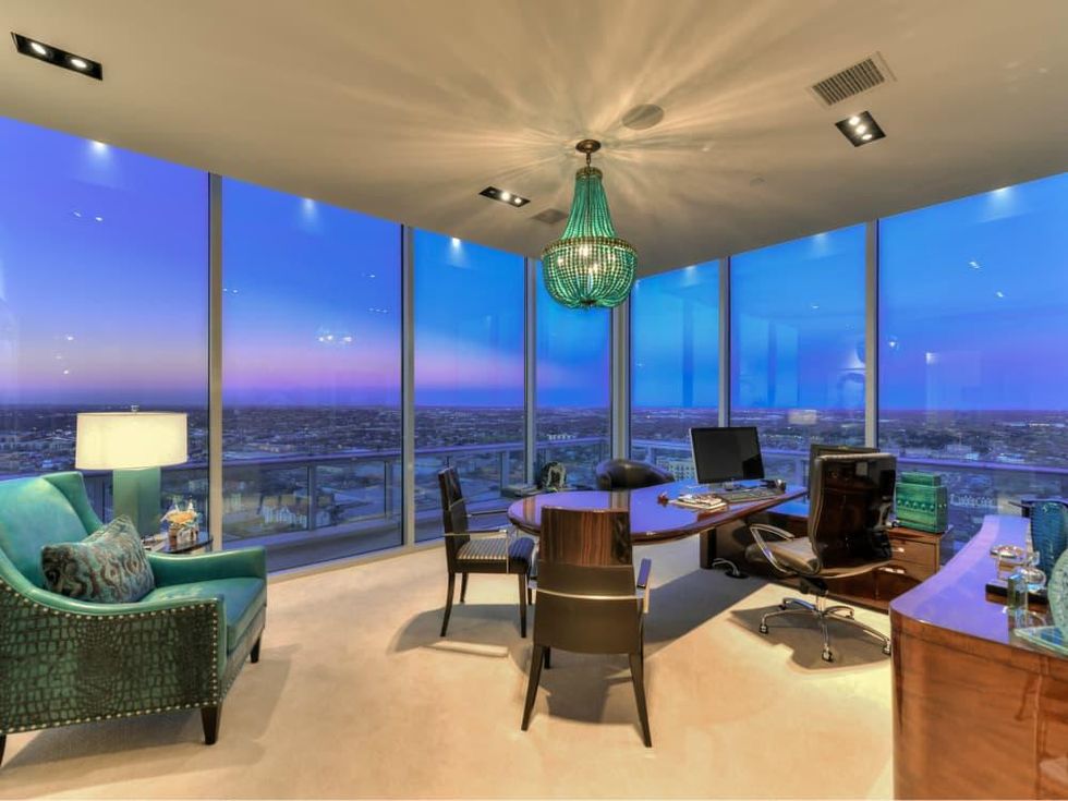 610 Market St San Antonio condo for sale office