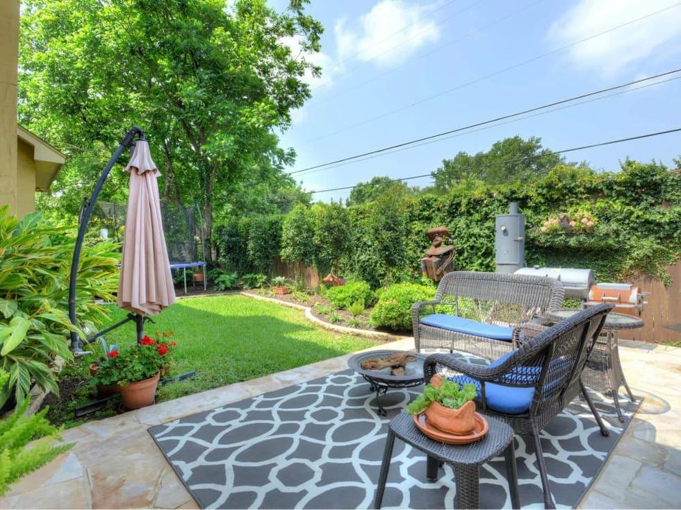 7111 Bethencourt San Antonio house for sale backyard