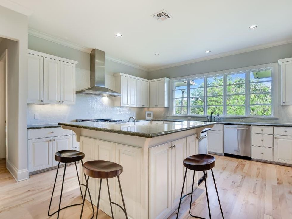 723 Elizabeth San Antonio house for sale kitchen