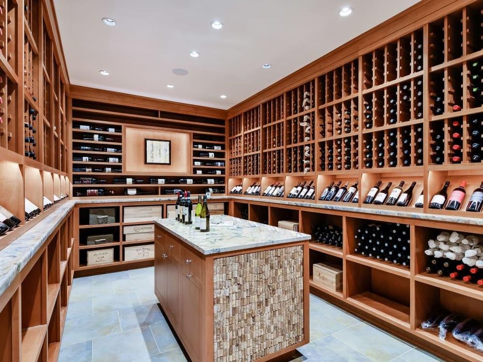 723 Elizabeth San Antonio house for sale wine room