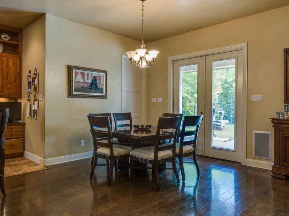 821 Canterbury Hill San Antonio house for sale dining room