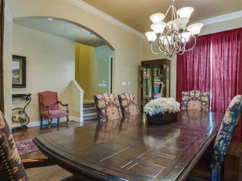 821 Canterbury Hill San Antonio house for sale dining room