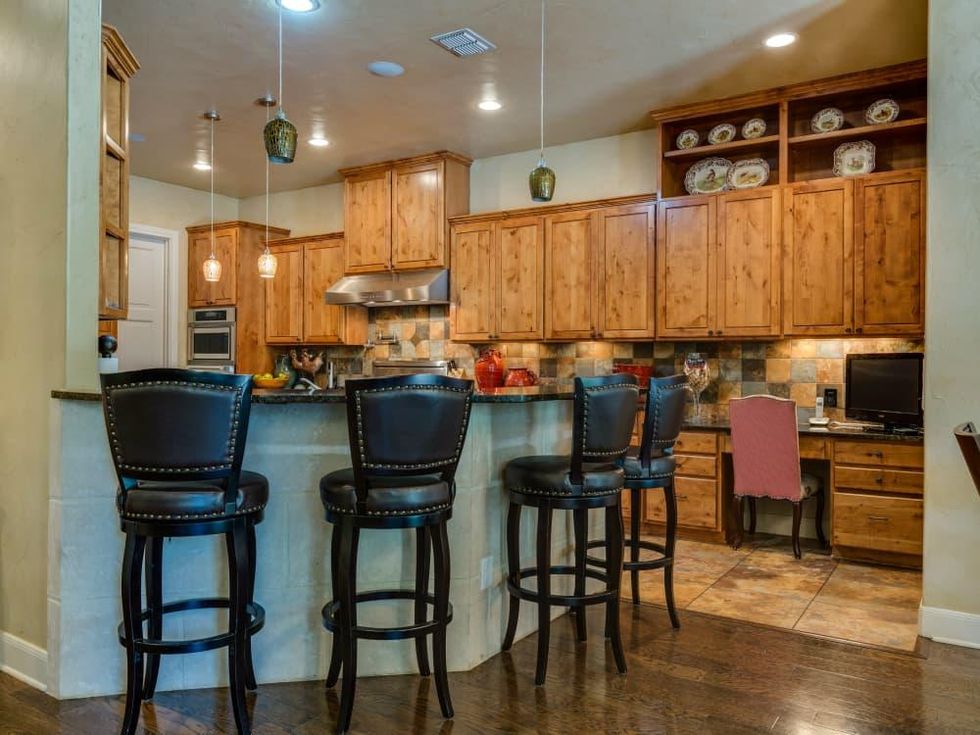 821 Canterbury Hill San Antonio house for sale kitchen