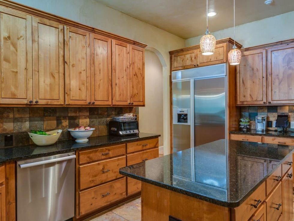821 Canterbury Hill San Antonio house for sale kitchen
