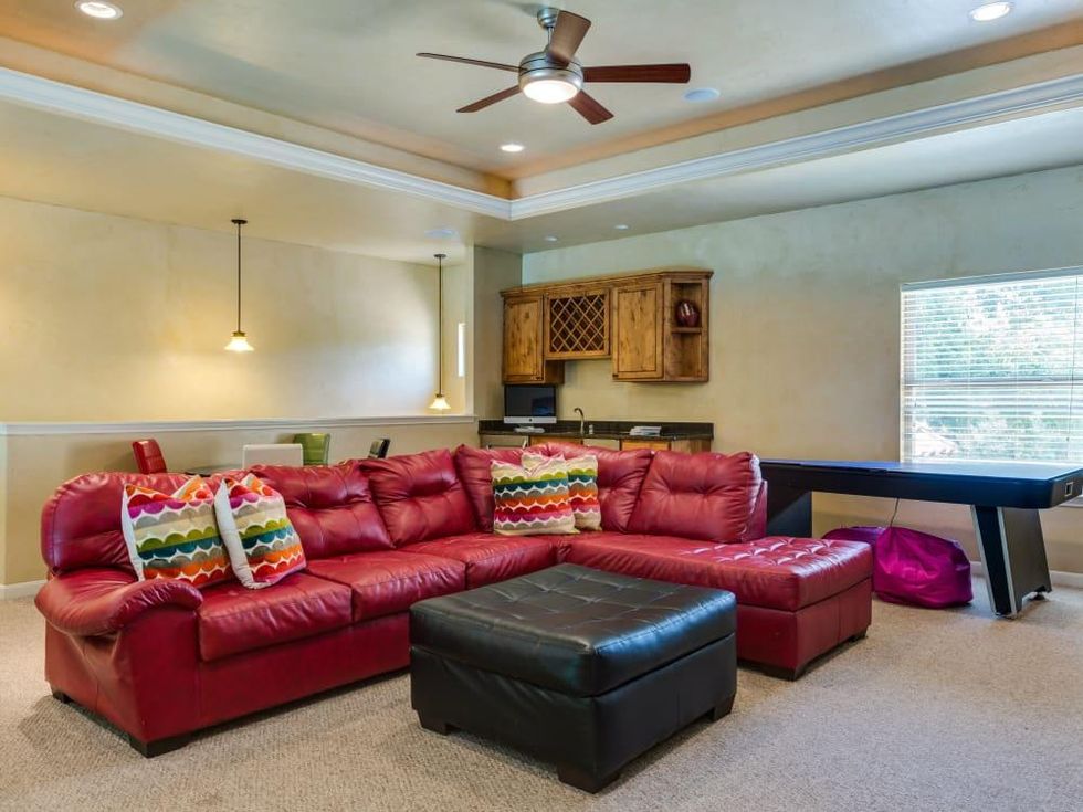 821 Canterbury Hill San Antonio house for sale media room