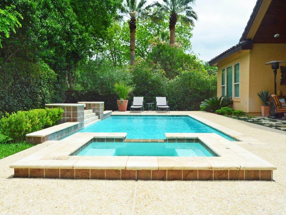 821 Canterbury Hill San Antonio house for sale pool