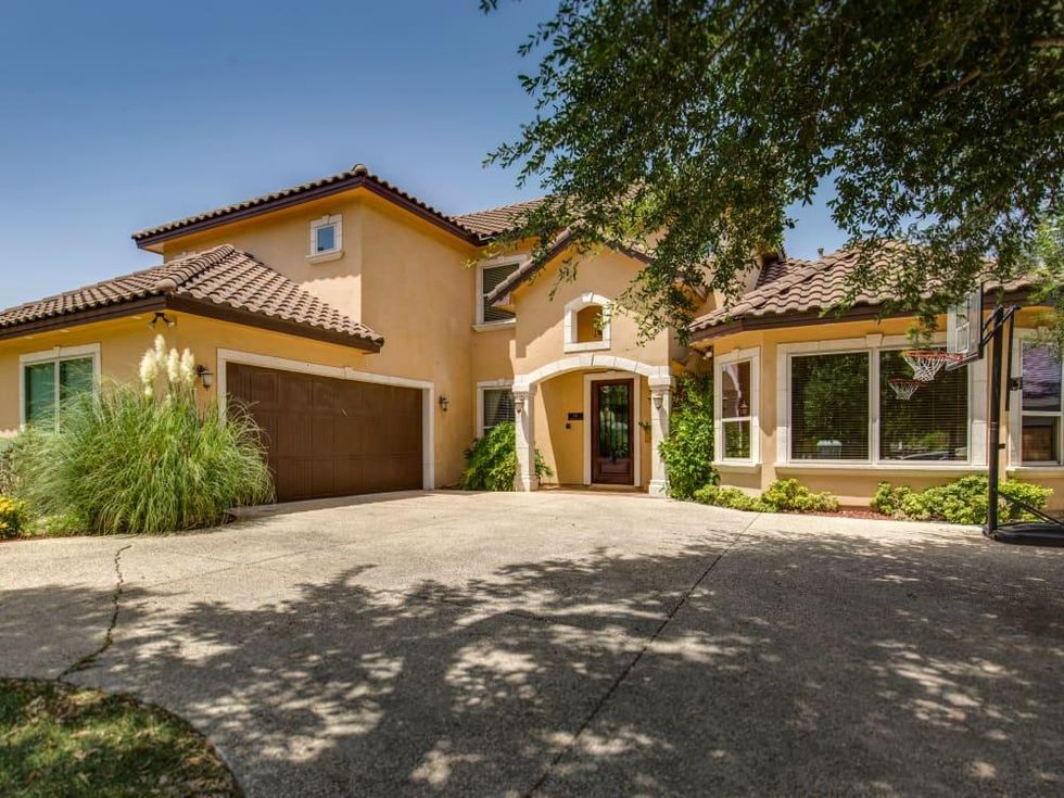 821 Canterbury Hill San Antonio house for sale