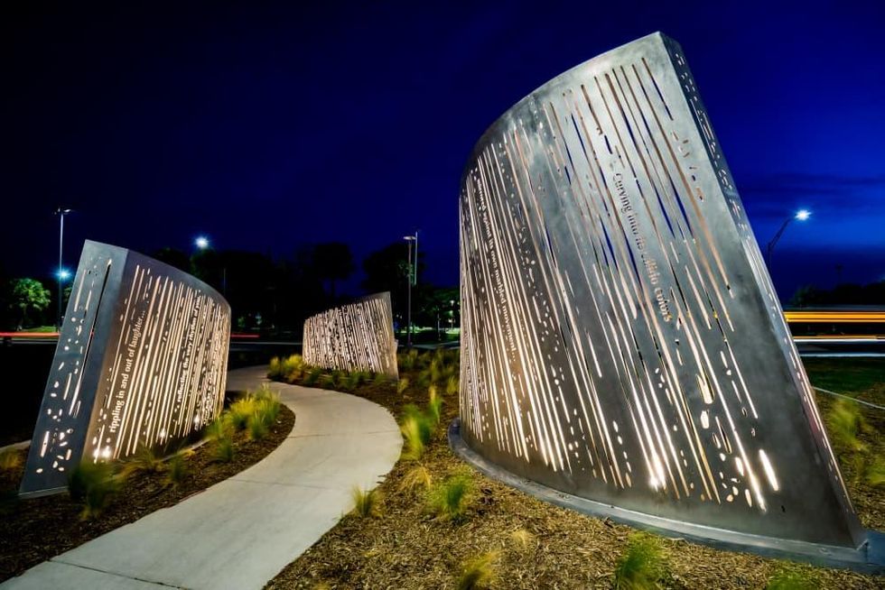 Aguas Onduladas Elmendorf Lake Park