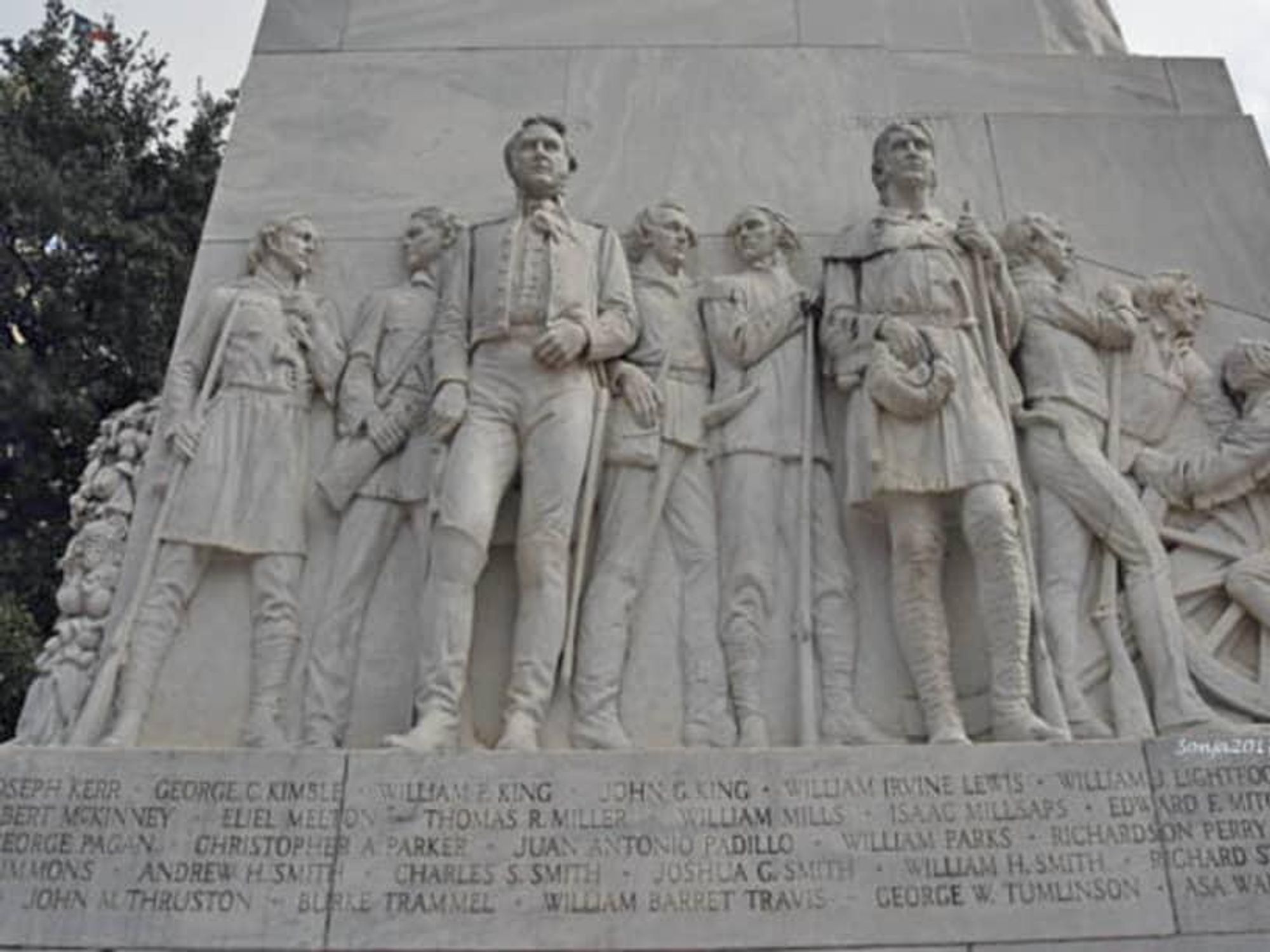 alamo cenotaph monument