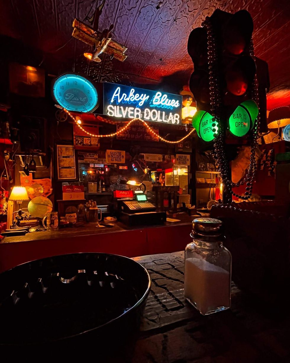 Arkey Blue's Silver Dollar Bandera