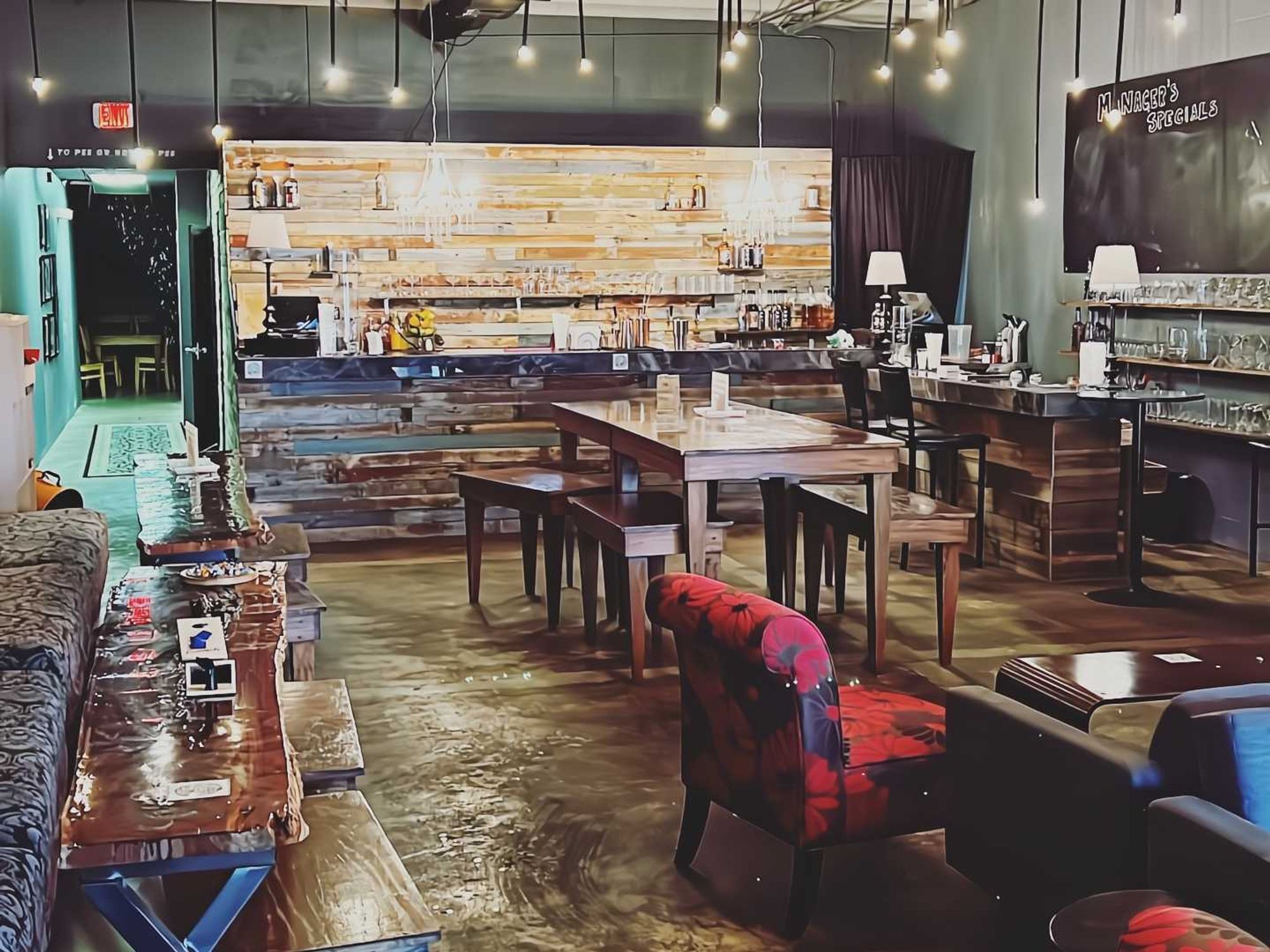 Artisan Distillery & Craft Bar