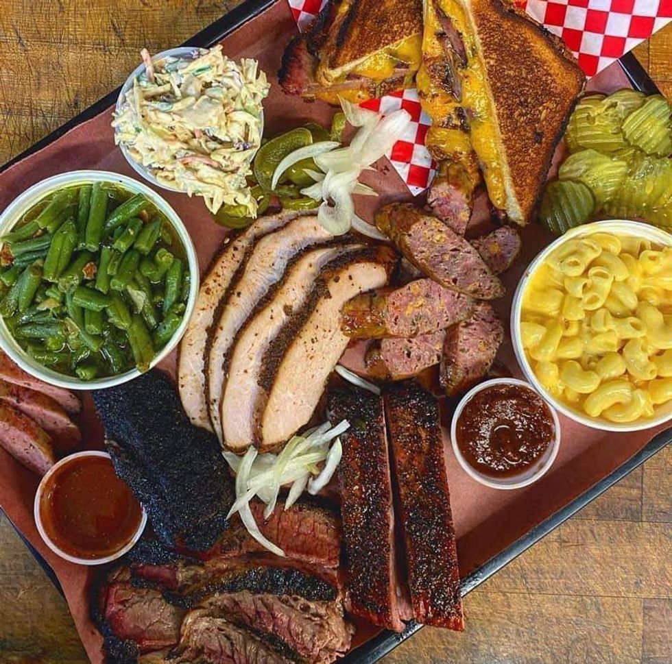 B-Daddy's BBQ on Main Bandera