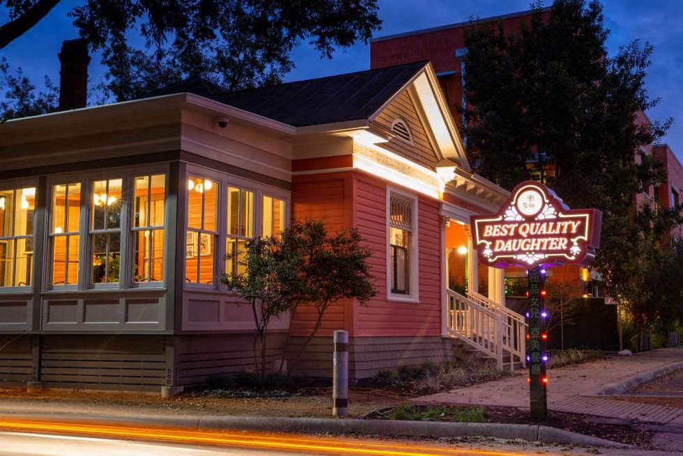 Best Quality Daughter exterior