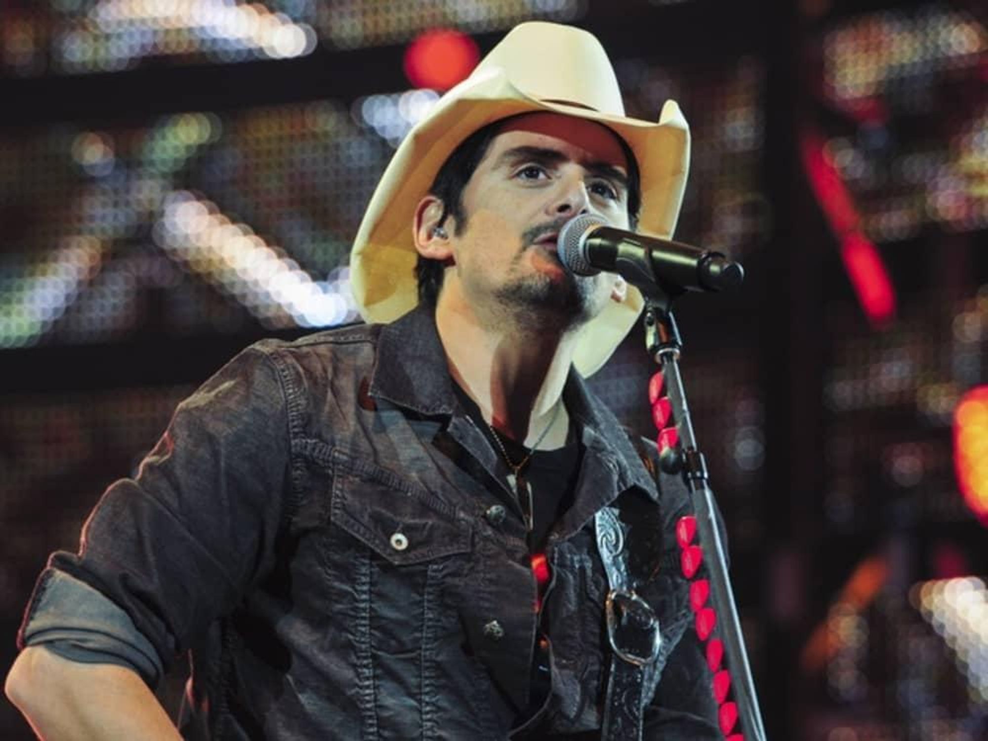 Brad Paisley close
