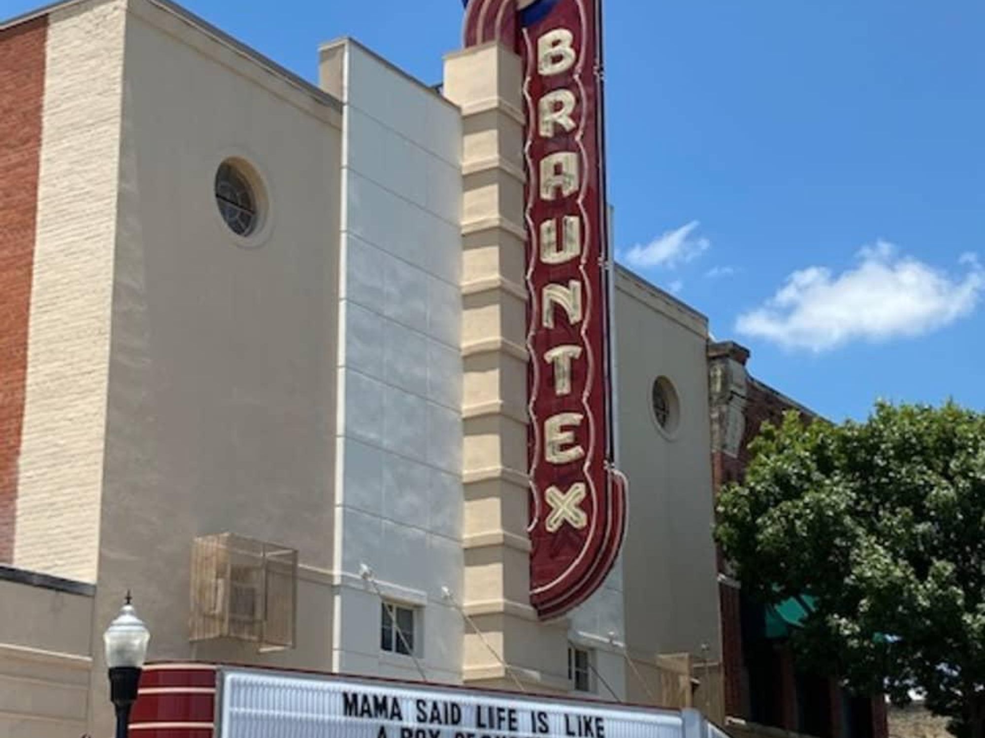 Brauntex Theater marquee