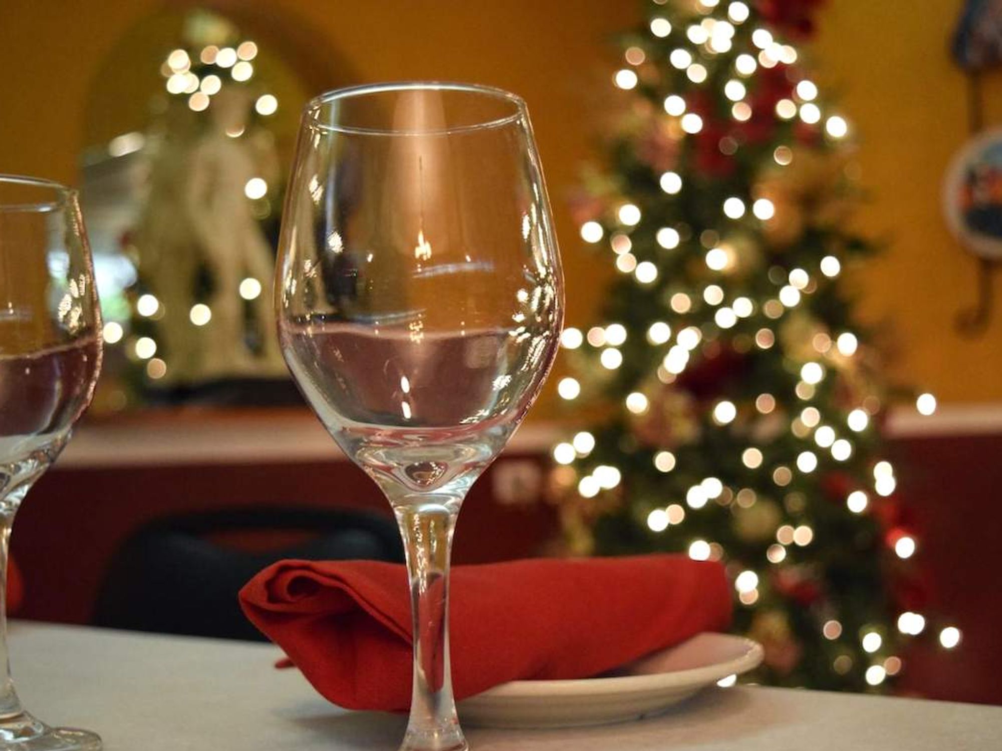 Christmas restaurant decor