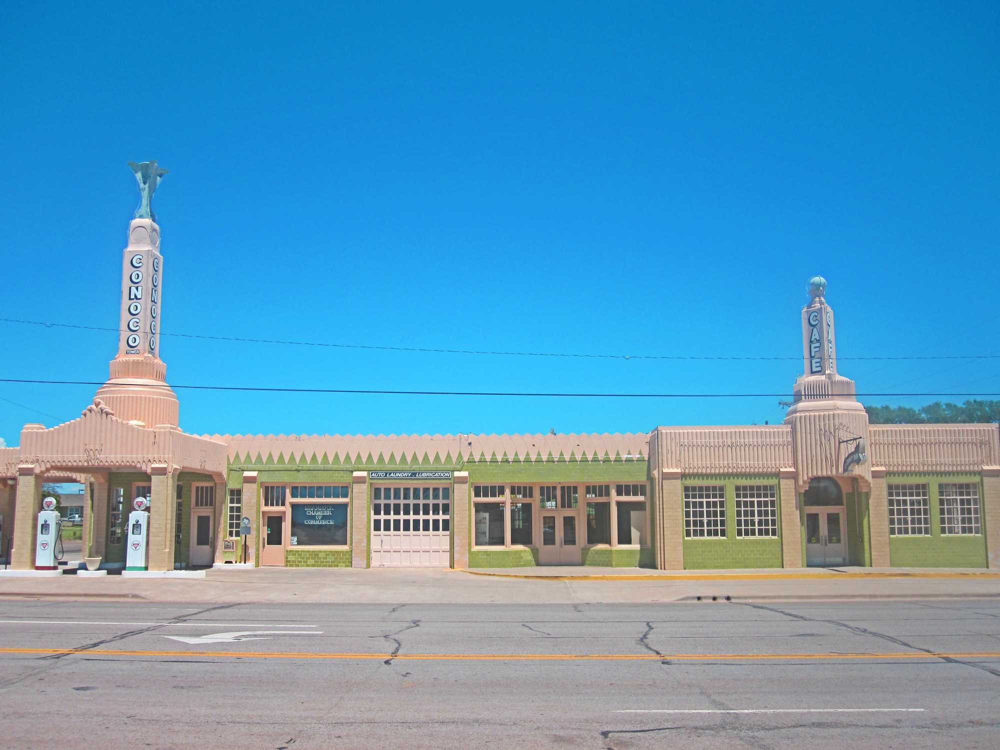 Conoco station in Shamrock