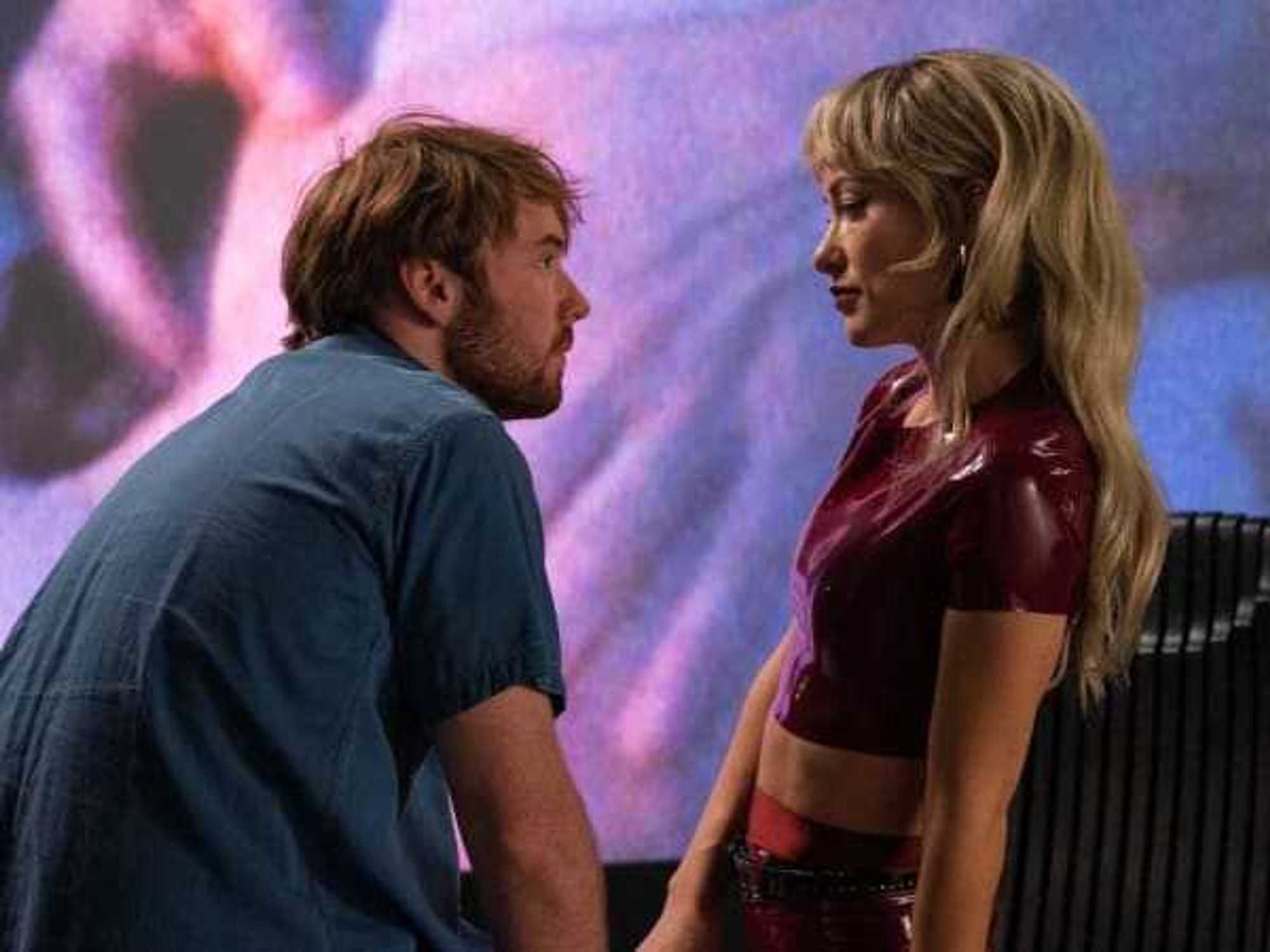 Cooper Hoffman and Olivia Wilde in I Want Your Sex
