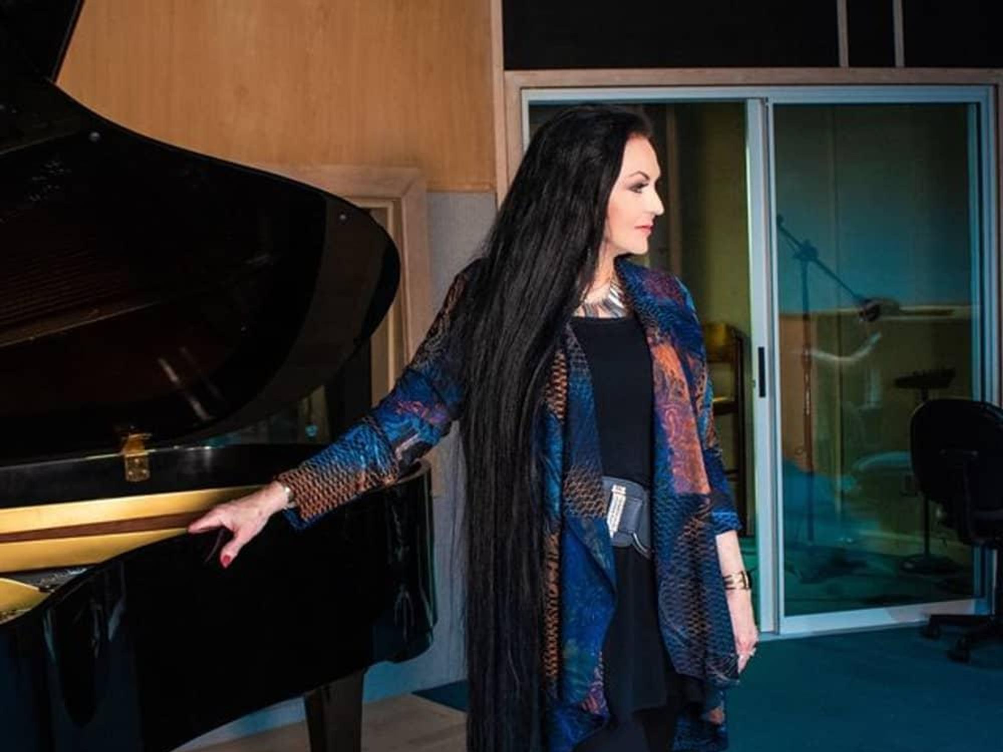 Country singer Crystal Gayle