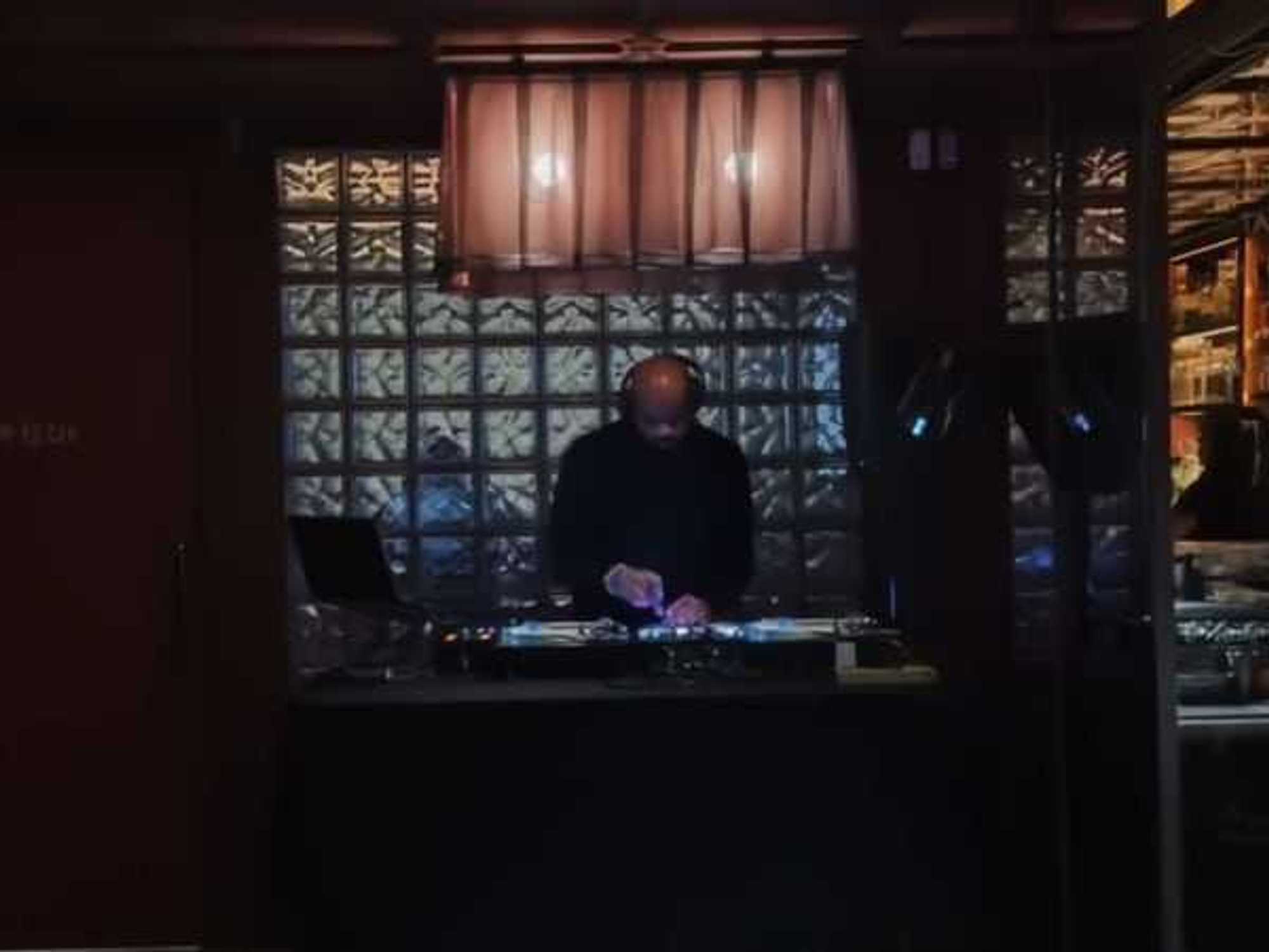DJ Donnie Dee Jue Let