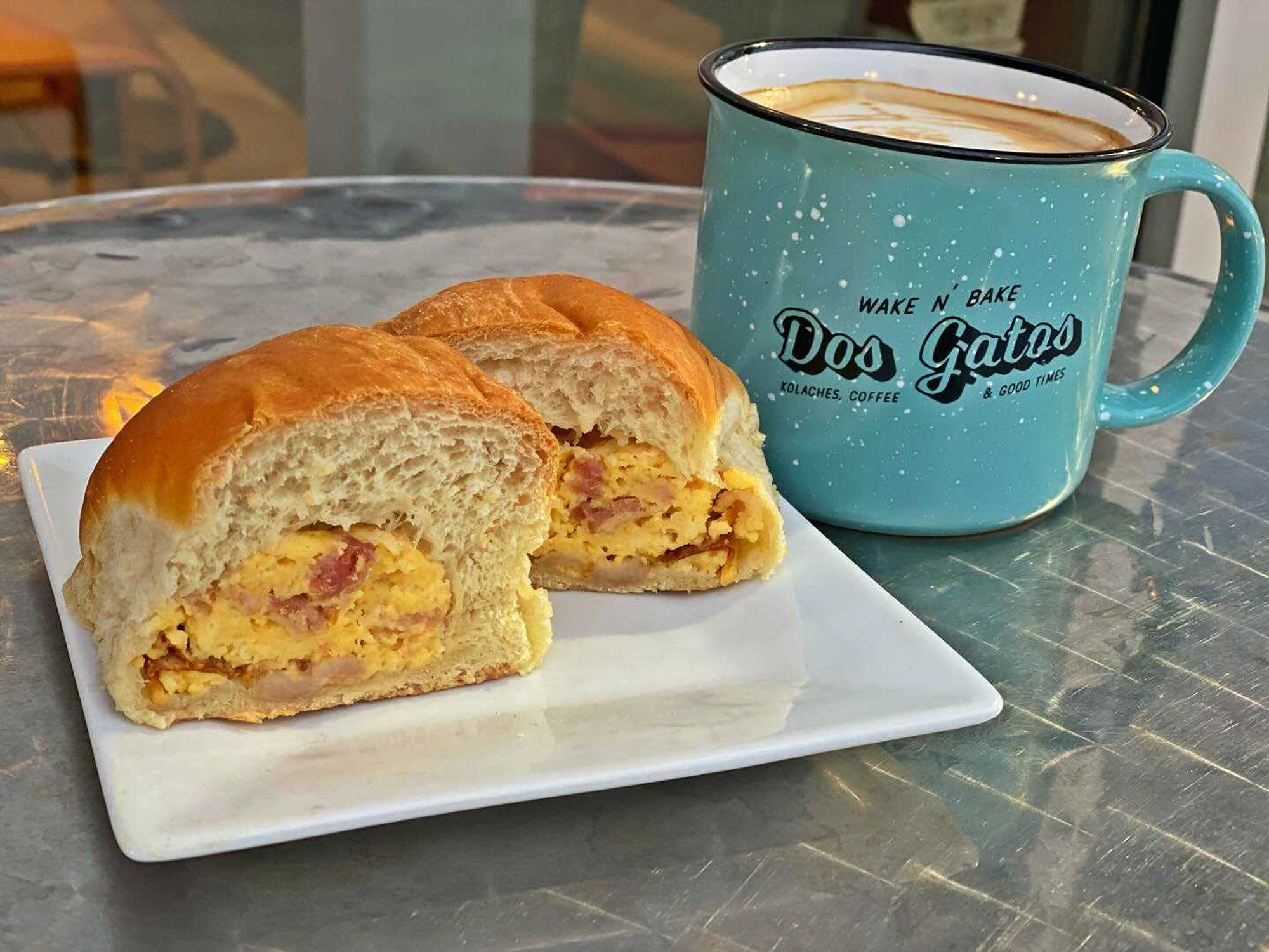 Dos Gatos Kolache Bakery