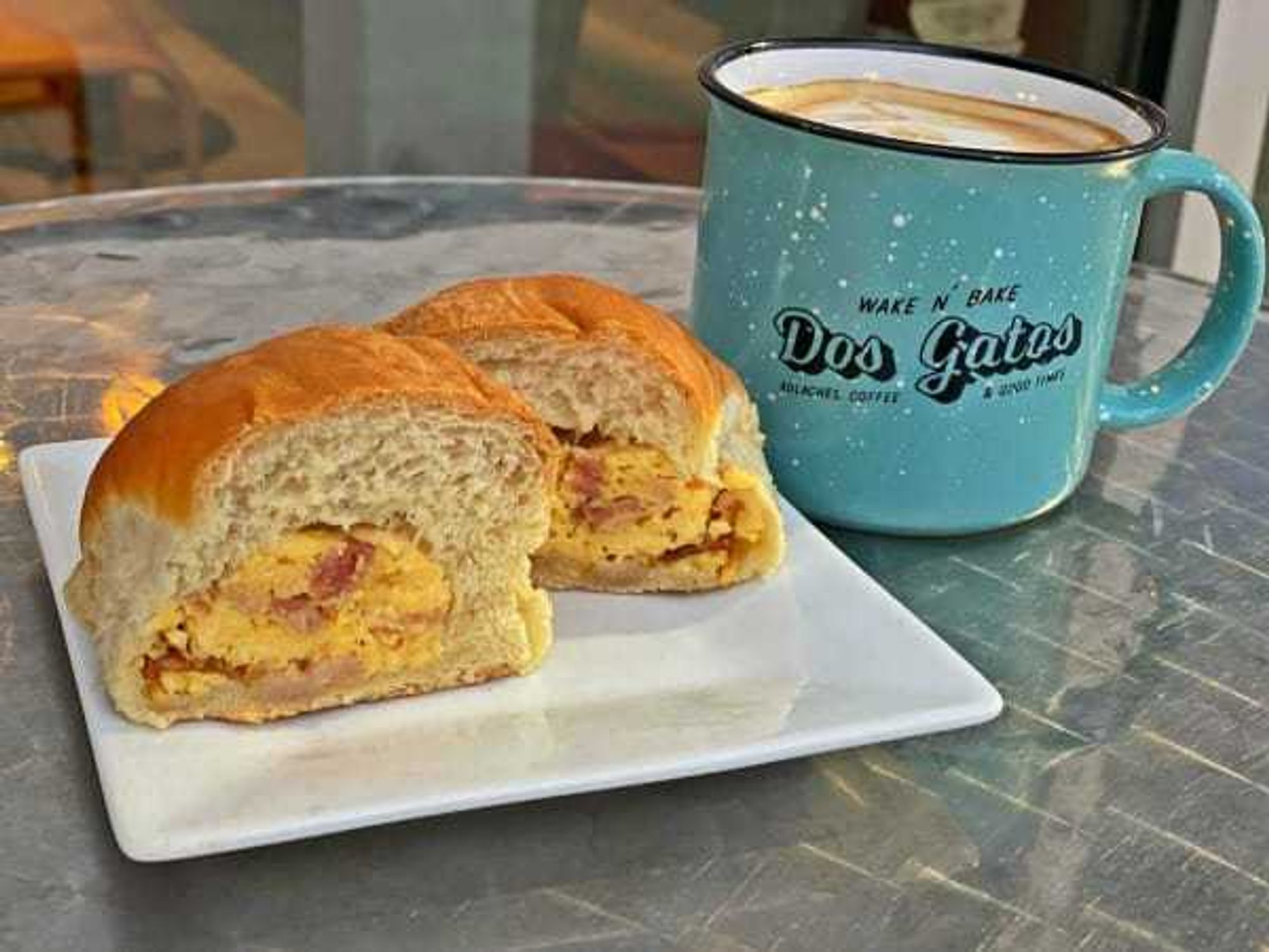 Dos Gatos Kolache Bakery