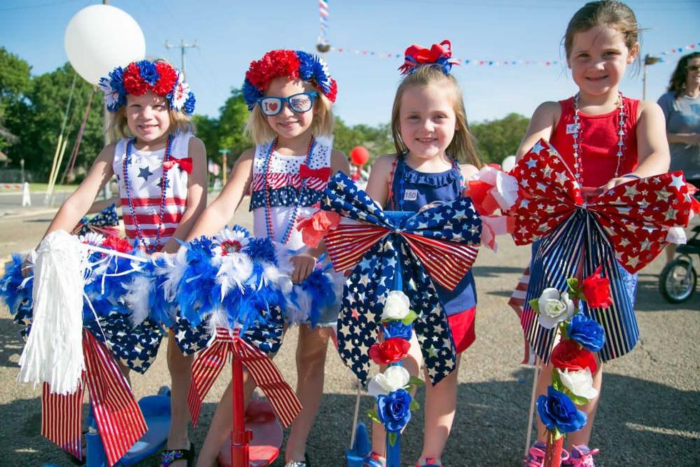 ennis freedom fest kids in patriotic costumes